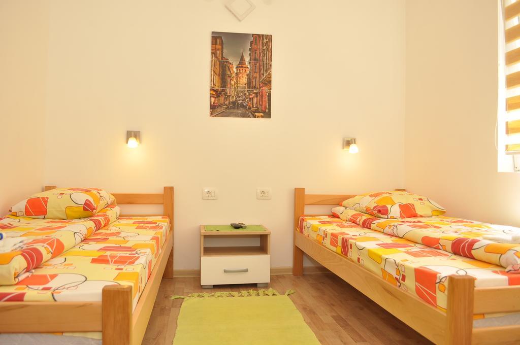 Apartments & Rooms Bojic コラシン エクステリア 写真