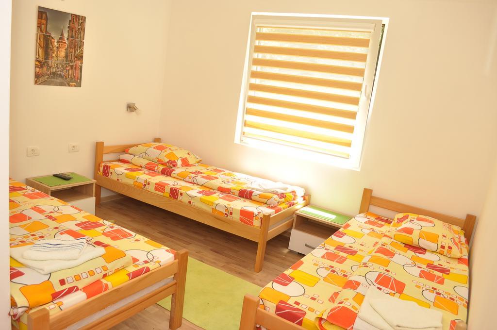 Apartments & Rooms Bojic コラシン エクステリア 写真
