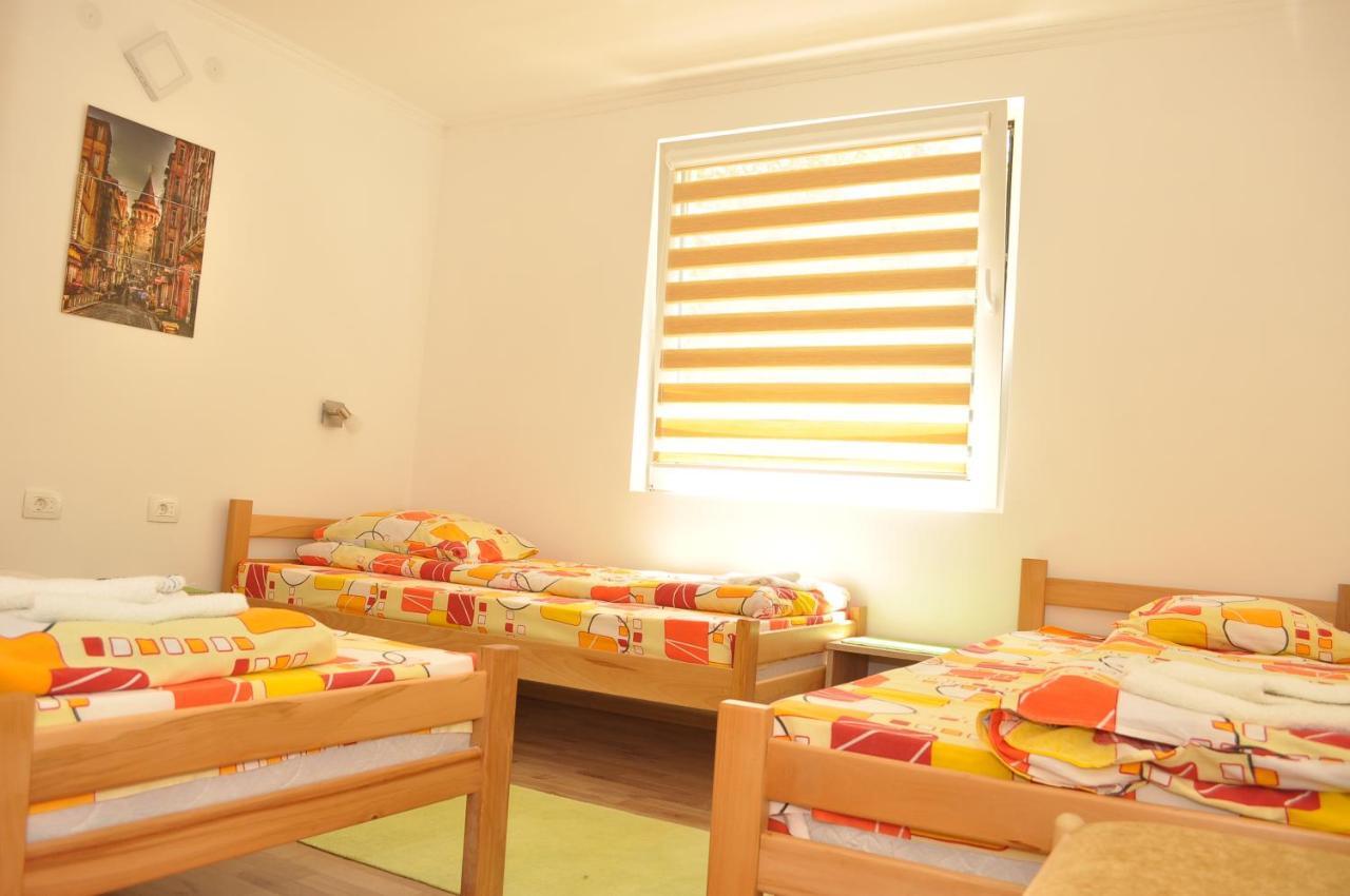 Apartments & Rooms Bojic コラシン エクステリア 写真