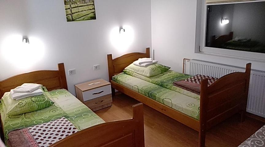 Apartments & Rooms Bojic コラシン 部屋 写真